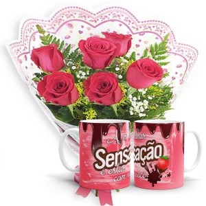 Mini Buquê com 6 Rosas Vermelhas+1Caneca "A melhor sensação é está com você"