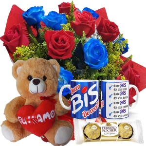 Buquê com 12 Rosas Azuis e Vermelhas+Urso 25cm "Eu te Amo"+Chocolate 3un+1Caneca "BIS"