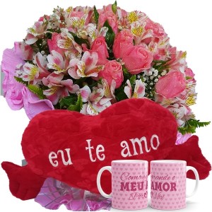 Buquê 12 rosas rosa e Astromélias Rosa+Coração Grande "Eu Te Amo" 62x34+Caneca Rosa "Como é grande o meu amor"