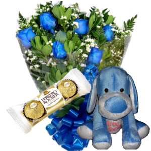 Mini Buquê com 6 Rosas Azuis+Cachorro Azul "Te Amo"+Chocolate 3un