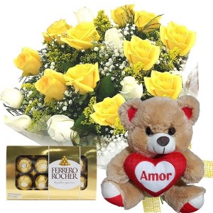 Buquê 12 Rosas Brancas e Amarelas+Chocolate 8un+Urso Coração Amor 15cm