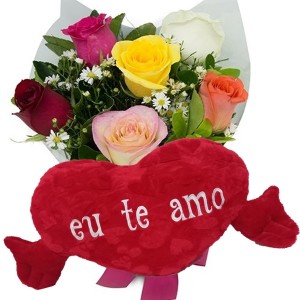Mini Buquê 6 Rosas Coloridas+Coração Grande "Eu Te Amo" 62x34