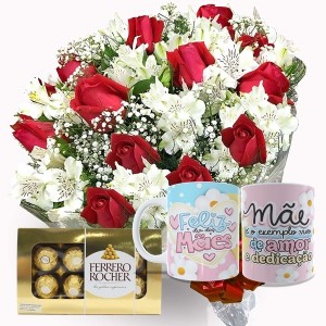 Buque 12 Rosas Vermelhas e Astromélias Brancas+1Caneca "Feliz dia das Mães"+Chocolate 8un
