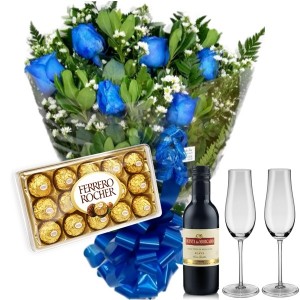 Mini Buquê 6 Rosas Azuis+Chocolate 12un+ Vinho Suave 245ml