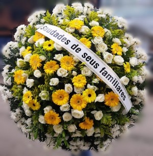 Coroa de Flores Tons Brancos e Amarelos (Tam: 1,40)