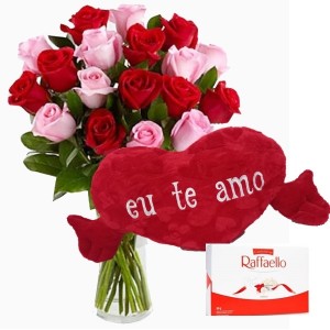 Arranjo no Vaso G com 24 Rosas Vermelhas e cor Rosa+Chocolate Rafaello 9un+Coração Grande "Eu Te Amo" 75x42