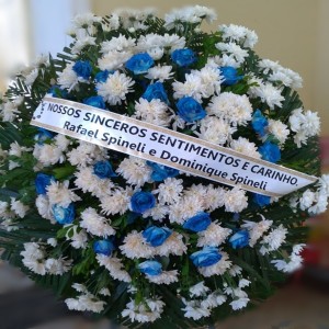 Coroa de Flores Tons Azuis e Branco 1 (Tam: 1,20)