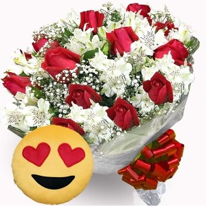 Buquê 12 Rosas Vermelhas e Astromélias Brancas + Emoji Apaixonado 28cm