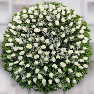 Coroa de Flores com Rosas Brancas(Tam:1,60)