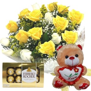Buquê 12 Rosas Brancas e Amarelas+Chocolate 8un+Urso Coração Love 20cm