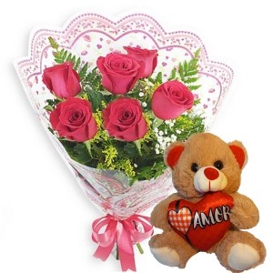 Mini Buquê com 6 Rosas Vermelhas+Urso Coração Amor 20cm